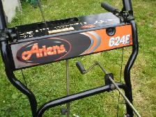 ARIENS  624E  24inch  gas  Snowblower 2 Stage - Photo 3