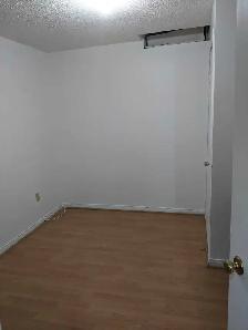 2 Bedroom basement apartment - Photo 2