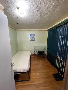 1 Student Rooms for Rent  | Walk to University of Windsor - Photo 3