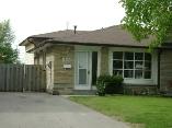 Large 2-Bed Apt Short Term Rental Beside the Mall