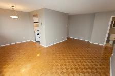2 Bed 1 Bath, Close to Algonquin | Available November1 st - Photo 5