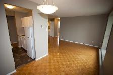 2 Bed 1 Bath, Close to Algonquin | Available November1 st - Photo 7