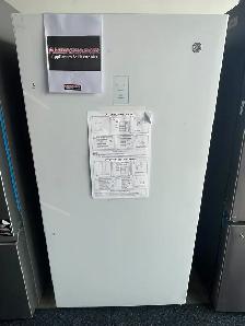 NEW 32.88" GE Upright Freezer Frost Free (17.3 Cu.Ft) - Photo 2