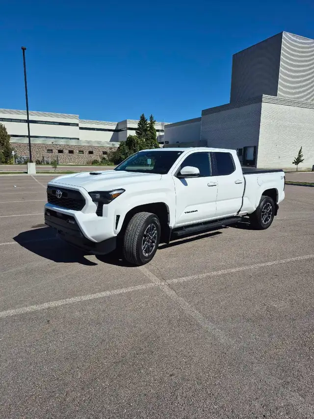Toyota Tacoma TRD Sport   2024