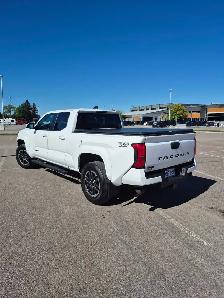 Toyota Tacoma TRD Sport   2024 - Photo 4