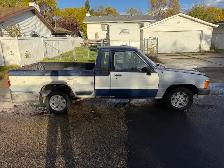 Toyota Pickup Truck - Photo 7