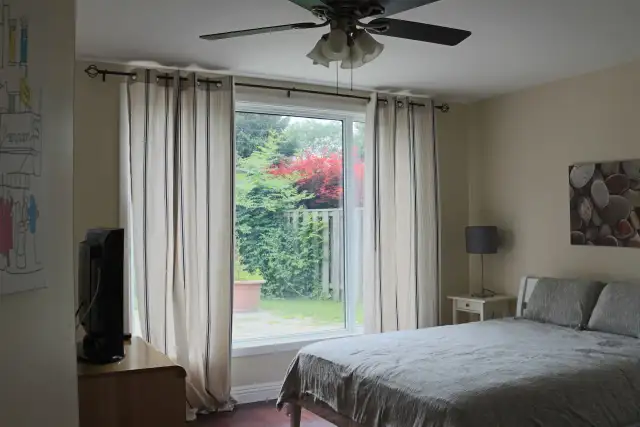 A Beautiful Furnished Unit for a Professional -Yonge and Finch