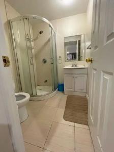 A Beautiful Furnished Unit for a Professional -Yonge and Finch - Photo 2