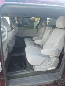 2015 Toyota Sienna LE SAFETIED - Photo 6