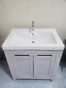 Bathroom vanity with sink - Photo 2