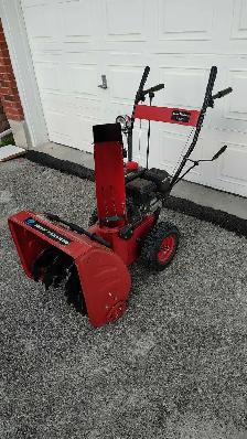 6.5 HP Snowblower - Excellent Condition - Photo 2