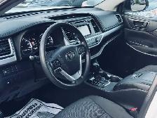 2018 Toyota Highlander AWD LE 8 PASSENGER - Photo 7