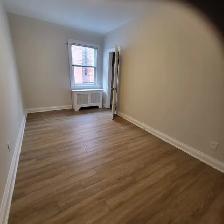SPACIOUS & BEAUTIFULLY MAINTIANED 2- BEDROOM APARTMENT IN LEASID - Photo 9