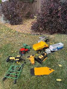 Vintage Metal Construction Toys - Photo 2