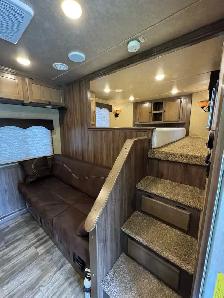 Lakota Living Quarters Horse Trailer - Photo 7
