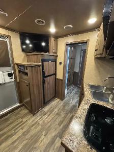Lakota Living Quarters Horse Trailer - Photo 9
