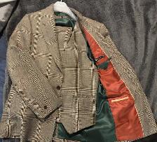 Men’s three piece suit 36R/ 33