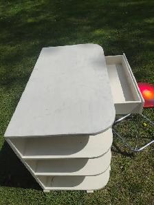 Child's wood deck with retro stool - Photo 8