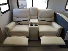 2025 Prime Time Avenger 27RBS PRIVATE FRONT BEDROOM, REAR LARGE - Photo 26