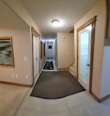 Bright & Spacious 3-Bedroom Legal Walkout Suite in Arbour Lake - Photo 24