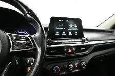 2021 Kia Forte EX SUNROOF | HEATED SEATS | APPLE CARPLAY I ALLOY - Photo 17