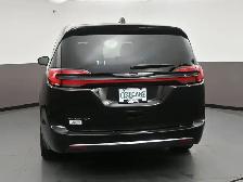 2025 Chrysler Pacifica SELECT LOTS OF ROOM! 7 SEATER | HEATED SE - Photo 32