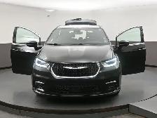 2025 Chrysler Pacifica SELECT LOTS OF ROOM! 7 SEATER | HEATED SE - Photo 53