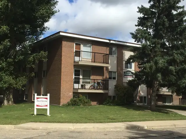 1 Month Free! Spacious 1 Bed Apartment in Riverside Meadows!
