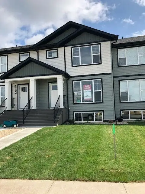 Beautiful townhouse in Sylvan Lake