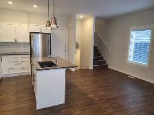 Charming 3 Bedroom, 2.5 Bathroom in Lacombe - Pet-Friendly! - Photo 4
