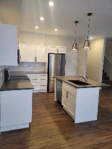 Charming 3 Bedroom, 2.5 Bathroom in Lacombe - Pet-Friendly! - Photo 7