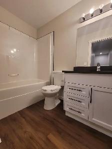 Charming 3 Bedroom, 2.5 Bathroom in Lacombe - Pet-Friendly! - Photo 11