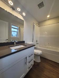Charming 3 Bedroom, 2.5 Bathroom in Lacombe - Pet-Friendly! - Photo 15