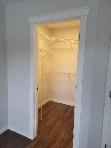 Charming 3 Bedroom, 2.5 Bathroom in Lacombe - Pet-Friendly! - Photo 16
