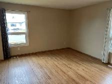 Charming 4-Bedroom Duplex in Red Deer - Photo 6