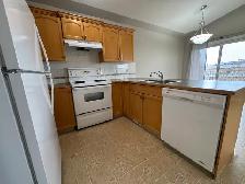 Spacious 2 Bed Apt with Covered Parking - Small Pet Friendly! - Photo 2