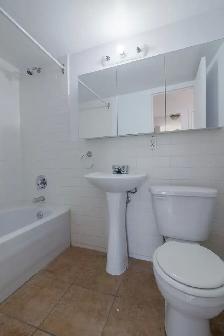 modern two-bed apartment, Cote-Saint-Luc, Nov 1 - ID 2332 - Photo 8