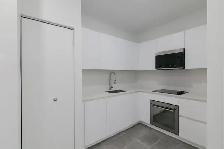 renovated 1-bed apartment near Concordia Loyola - ID 2982