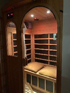 Private Main Suite   Ensuite   Built-In Office   Sauna - Photo 6
