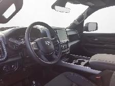 2027 Ram 1500 Express Black Edition Crew 4x4 Bucket Seats Black - Photo 16