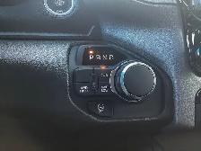 2027 Ram 1500 Express Black Edition Crew 4x4 Bucket Seats Black - Photo 21