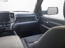 2027 Ram 1500 Express Black Edition Crew 4x4 Bucket Seats Black - Photo 28
