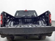 2027 Ram 1500 Express Black Edition Crew 4x4 Bucket Seats Black - Photo 15