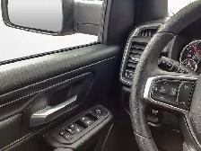 2027 Ram 1500 Express Black Edition Crew 4x4 Bucket Seats Black - Photo 20