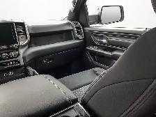 2027 Ram 1500 Express Black Edition Crew 4x4 Bucket Seats Black - Photo 28