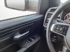 2027 Ram 1500 Express Black Edition Crew 4x4 Bucket Seats Black - Photo 20