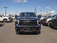 2025 Chevrolet Silverado 3500HD LT Trail Boss 6.6L Z71 - Photo 3