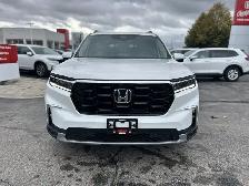 2025 Honda Pilot Touring | Leather | Sunroof | Navigation - Photo 2