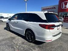 2023 Honda Odyssey Touring | Leather | Sunroof | Backup Camera - Photo 7