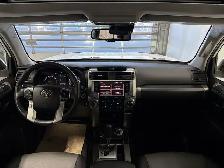 2023 Toyota 4Runner SR5 4WD - Backup Camera, Heated Steering Whe - Photo 17